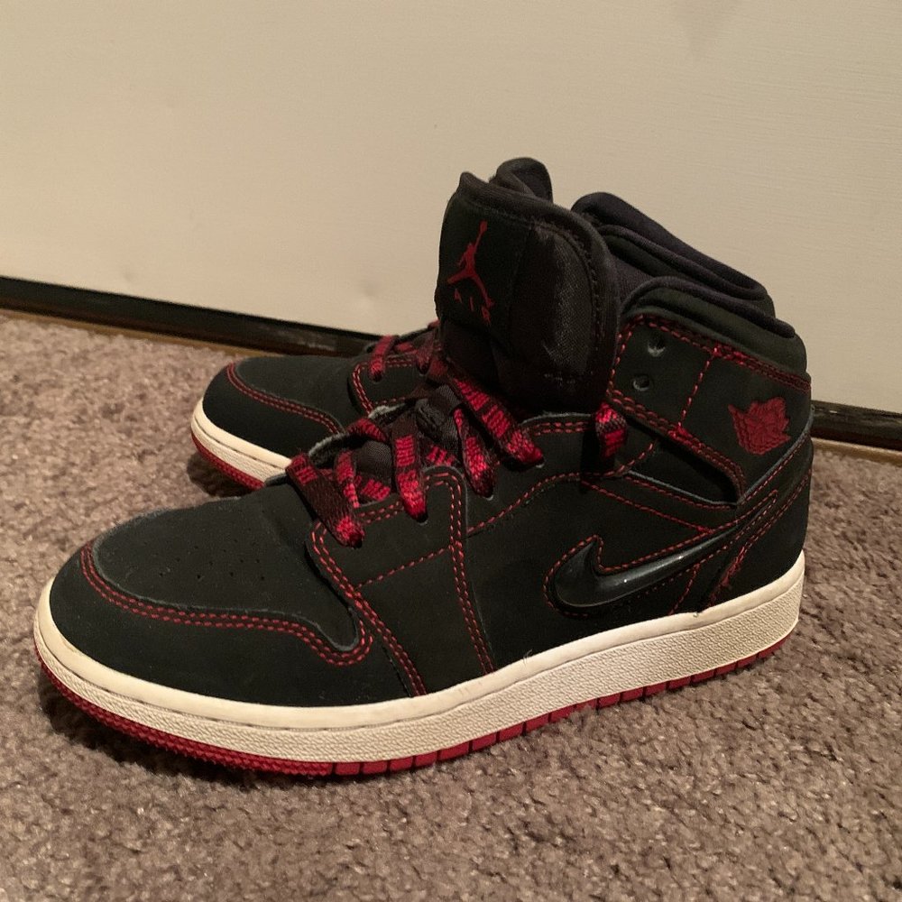Nike Air Jordan 1 Mid Fearless